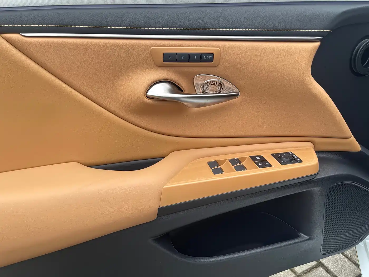Lexus ES 2026 2025 200 Ultimate Edition