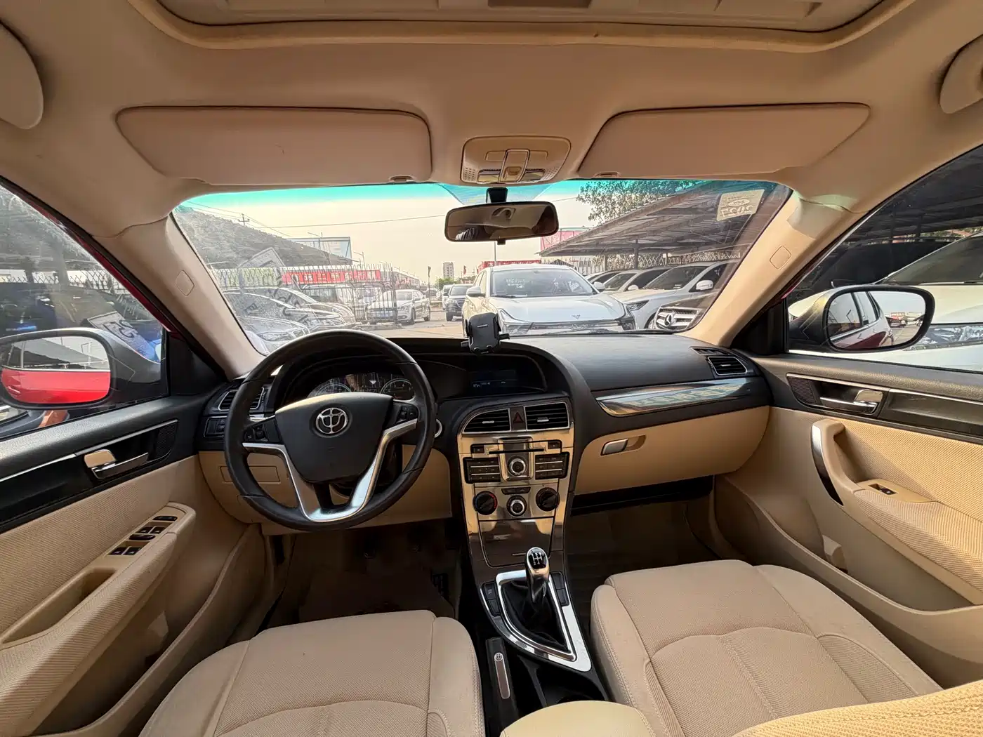 Фото 7 - Zhonghua V5