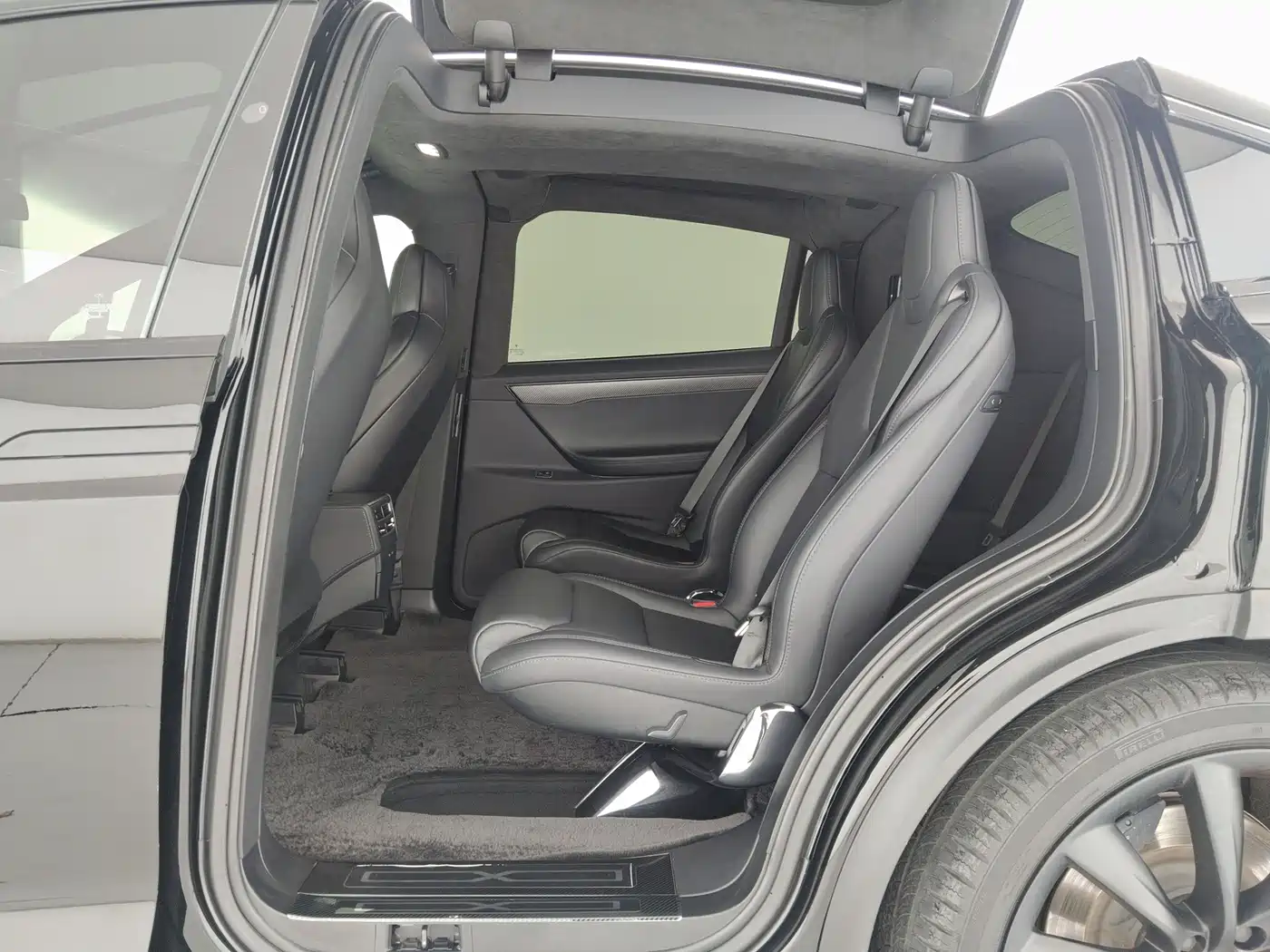 Фото 8 - Tesla Model X
