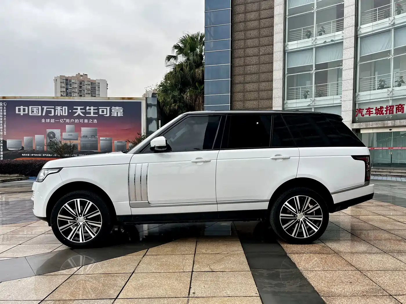 Land Rover Range Rover 2015 3.0 TDV6 Vogue фото 7