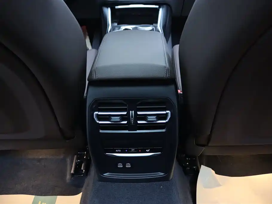 BMW 3 Series 2024 325Li M Sport Shadowline Package фото 21