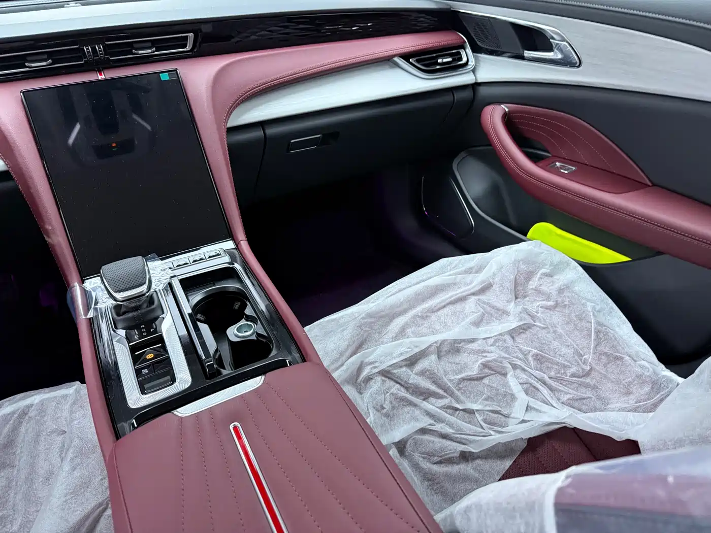 Hongqi H5 2025 1.5T DCT Flag Rhythm 500,000 Units Memorial Edition фото 9