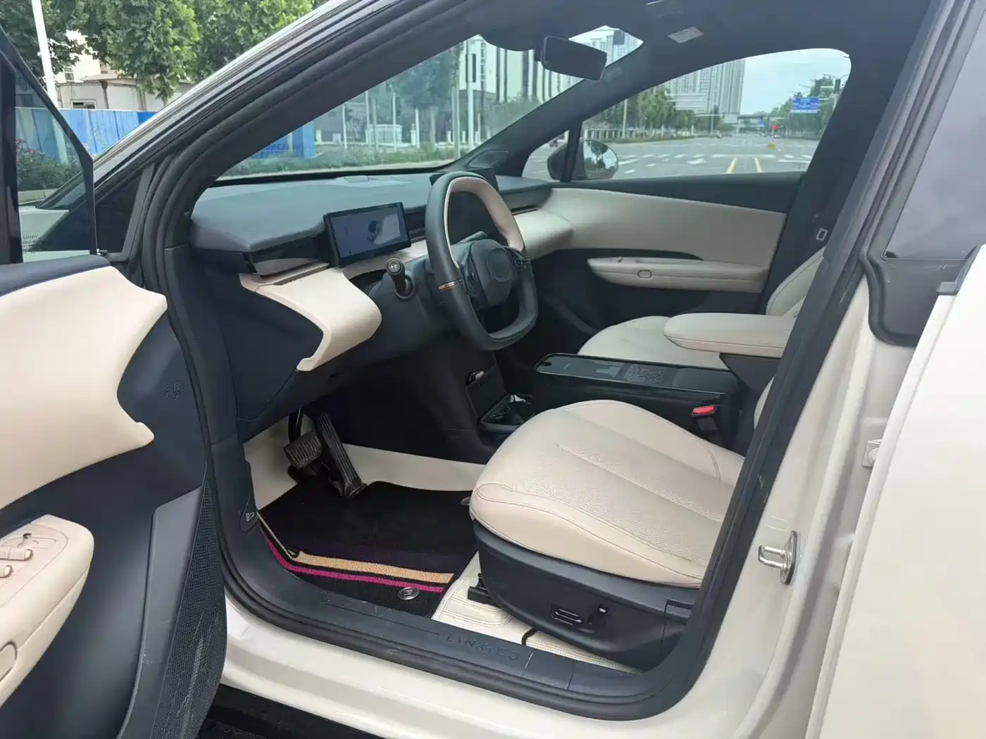 Lynk & Co Z20 2025 175kW фото 4