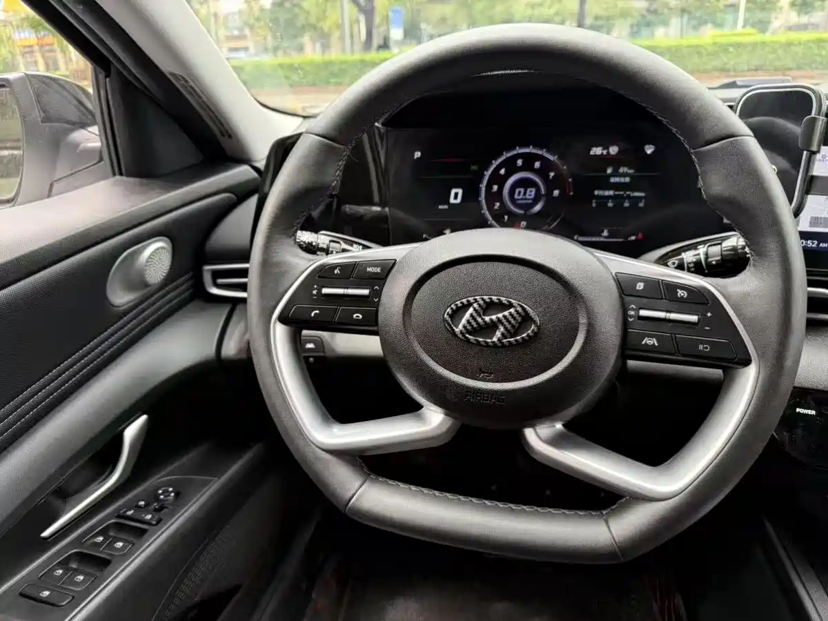 Hyundai Elantra 2022 1.5L CVT GLX Elite Edition фото 16