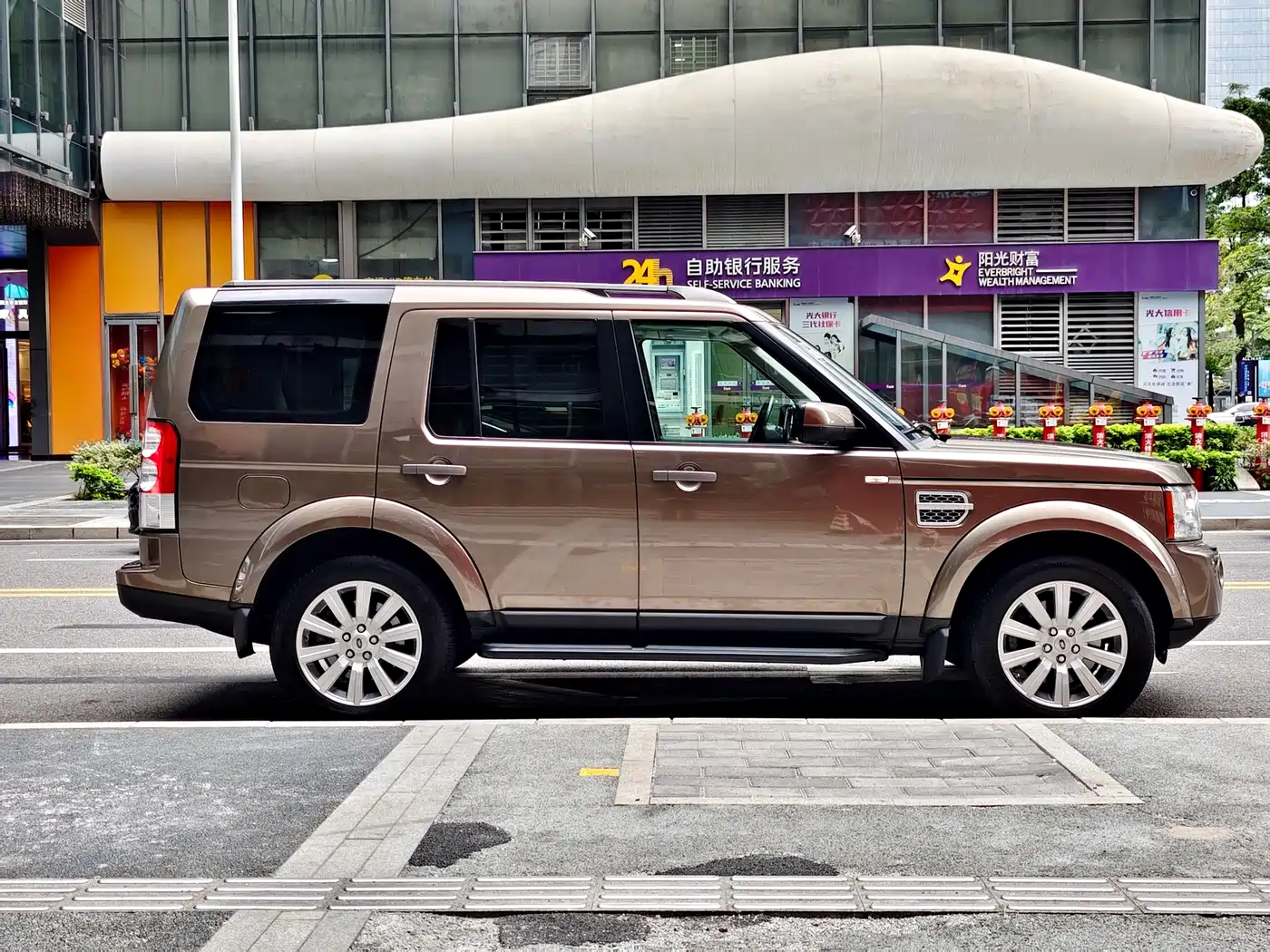 Land Rover Discovery 2012 3.0 SDV6 HSE Diesel фото 8