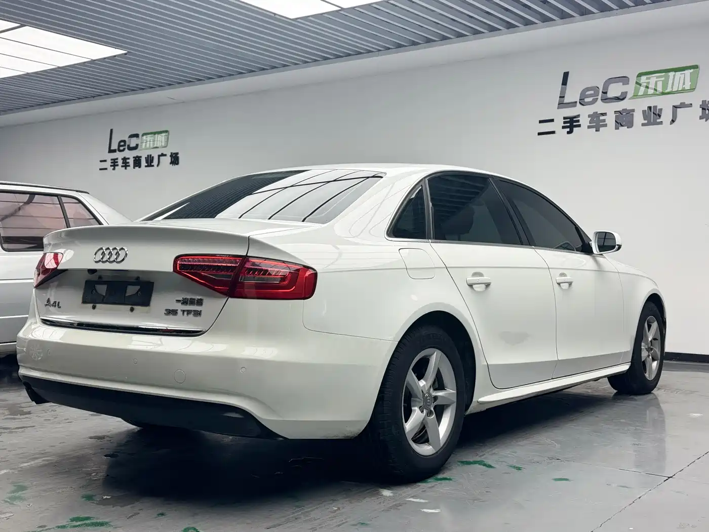 Audi A4L 2013 35 TFSI Automatic Standard фото 6