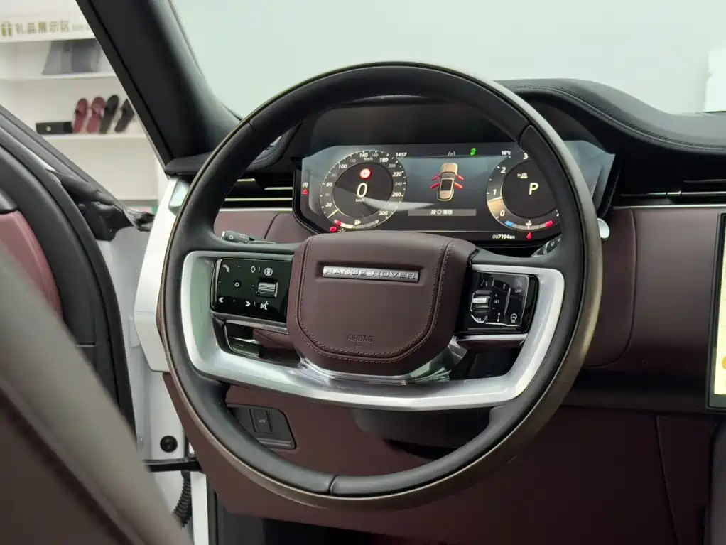 Photo 15 - Land Rover Range Rover
