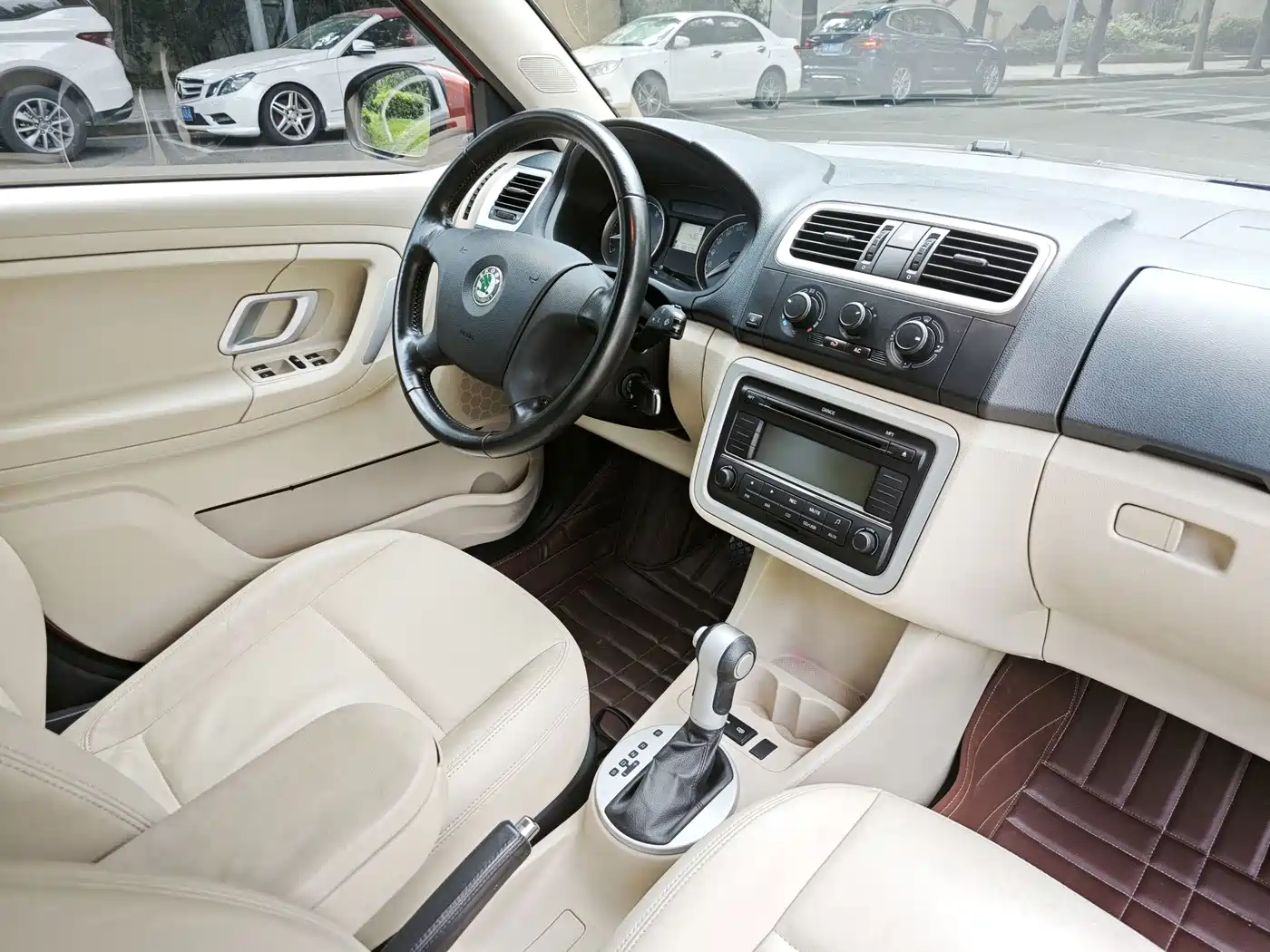 Škoda Fabia 2010 2009 Model 1.4L Automatic JingLing Edition
