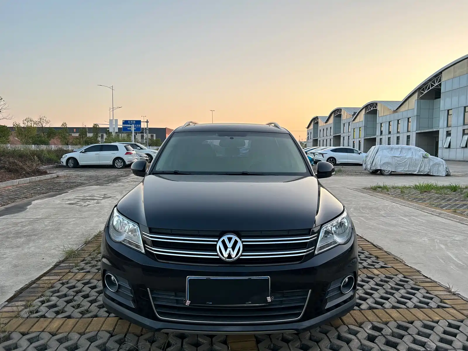 صورة 2 - Volkswagen Tiguan