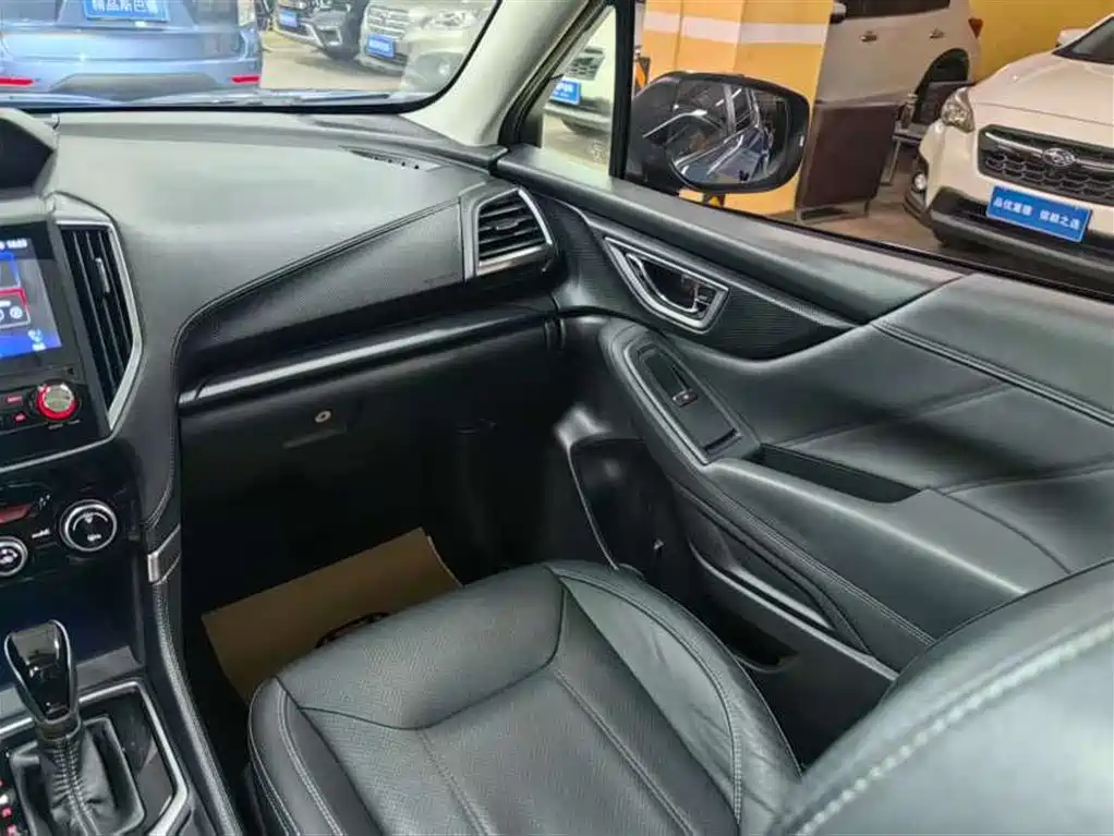 Subaru Forester 2019 2.0i Luxury Edition EyeSight фото 18