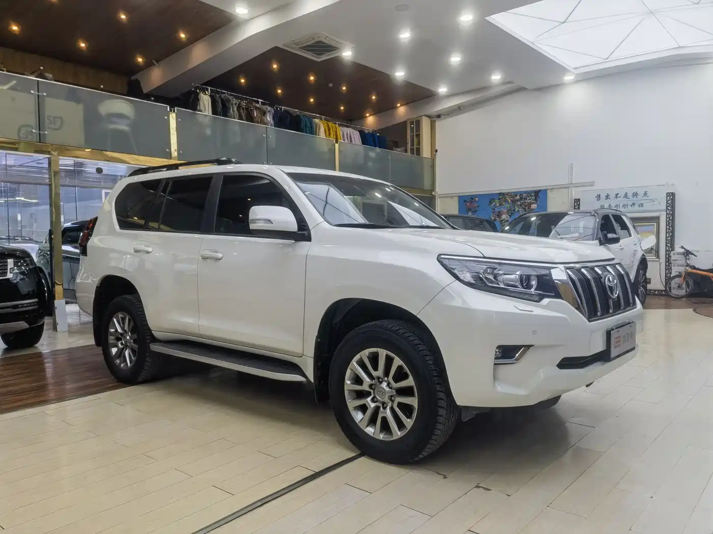 Фото 3 - Toyota Prado