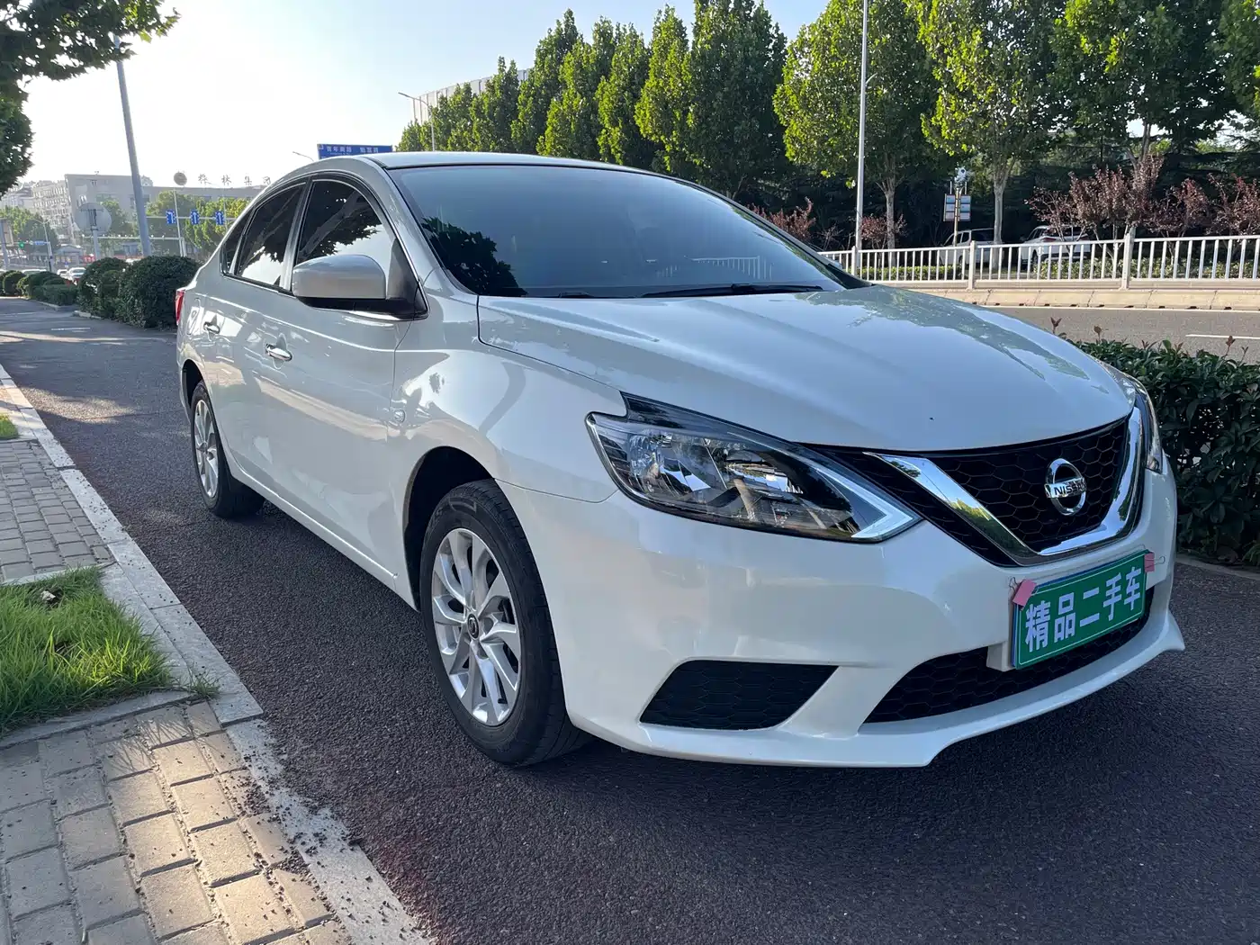 Nissan SYLPHY, миниатюра 3