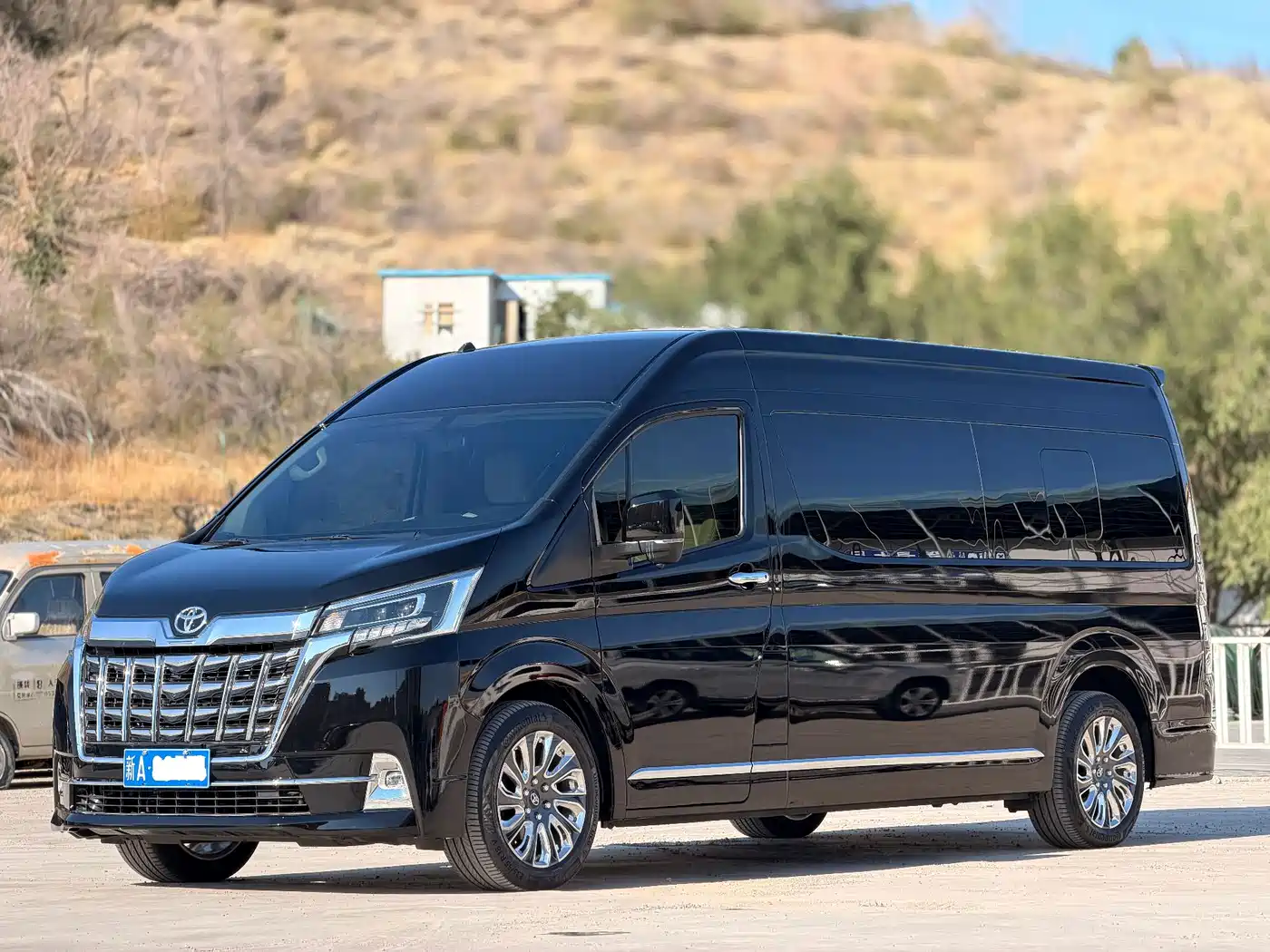 Toyota HIACE 2025