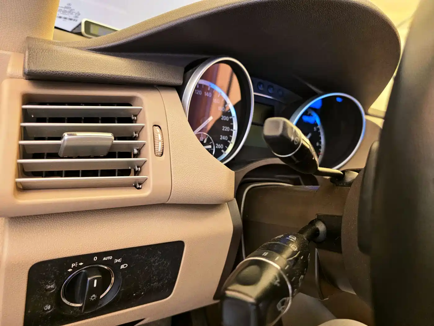 Mercedes-Benz R-Class 2011 R 350 L 4MATIC фото 10
