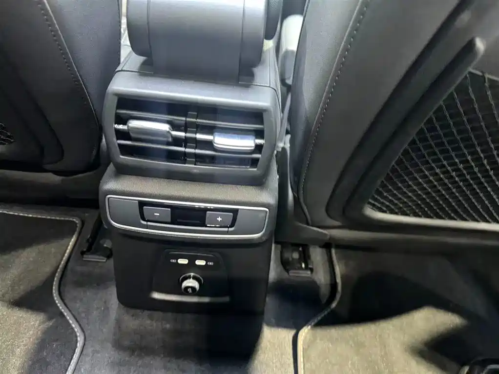 Audi Q4 e-tron 2023 50 e-tron quattro Creation Enjoyment Edition фото 16