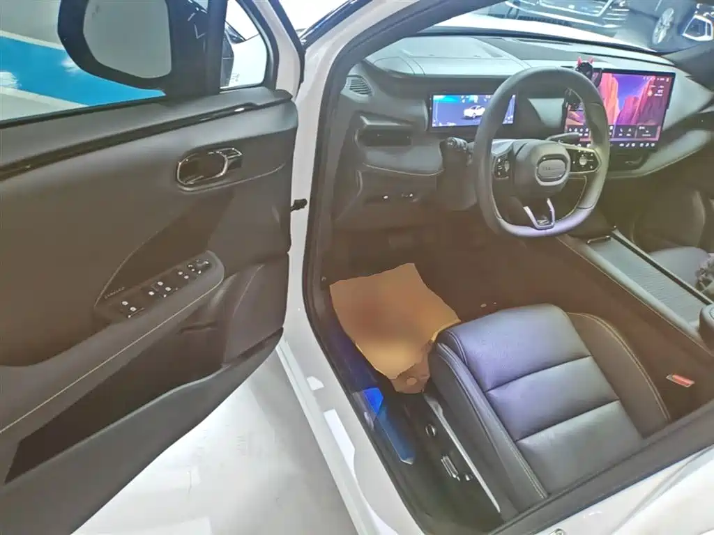 Lynk & Co 06 2025 Renew 1.5T Halo фото 16