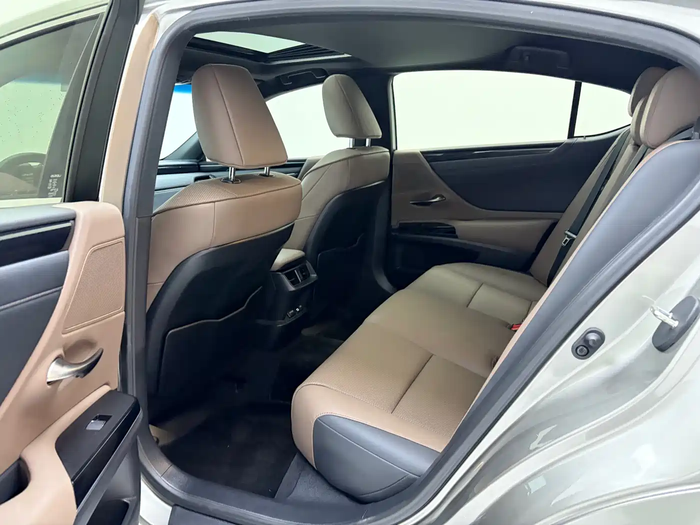Lexus ES 2021 200 Excellence Edition фото 5