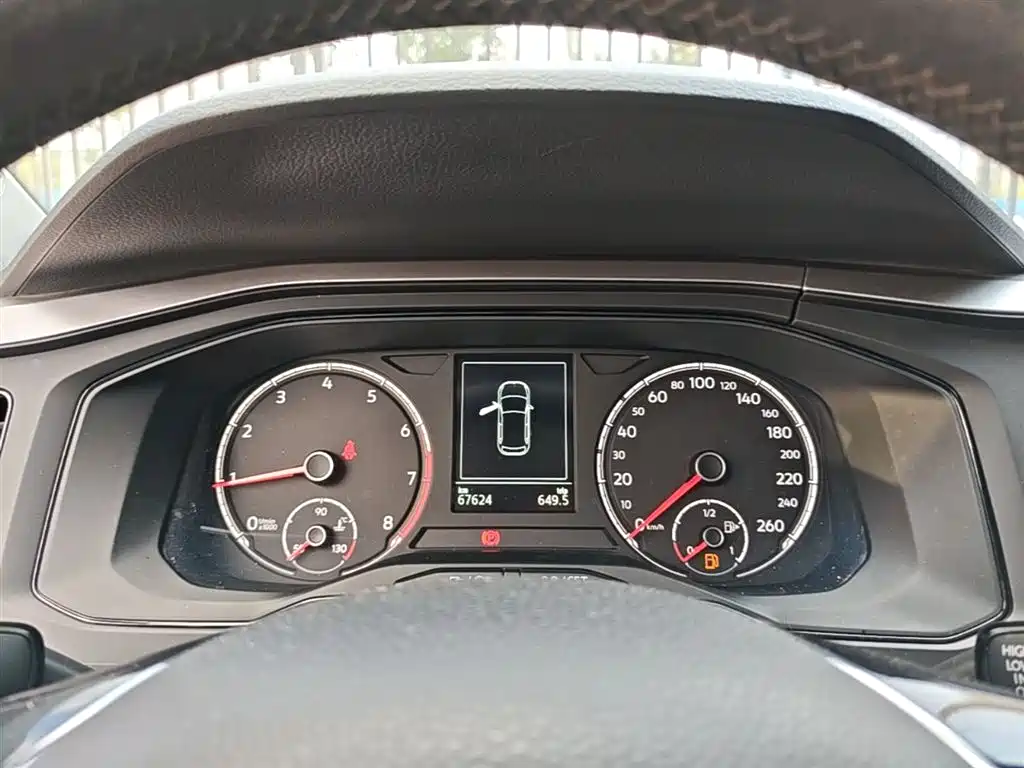 VOLKSWAGEN POLO