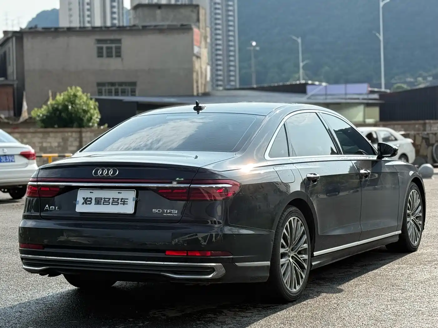 Audi A8 2023 A8L 50 TFSI quattro Premium фото 7