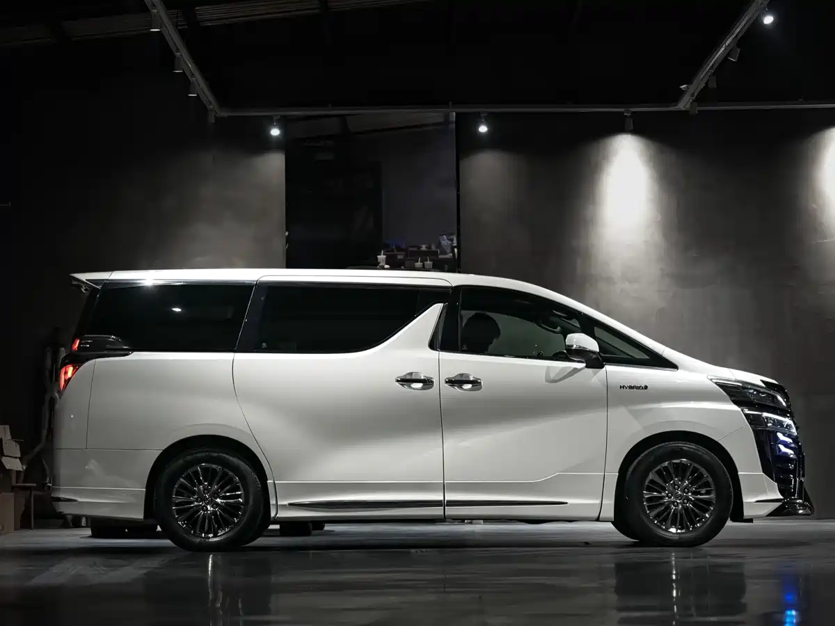 Toyota Vellfire 2019 Hybrid 2.5L HV Premium Edition фото 6