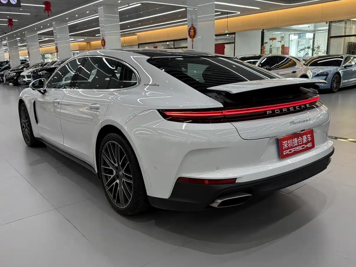 Porsche Panamera 2026 Panamera 4 Executive Long Wheelbase 2.9T фото 4