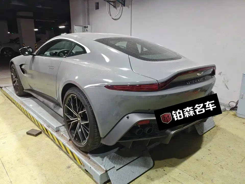 2022 Aston Martin V8 Vantage