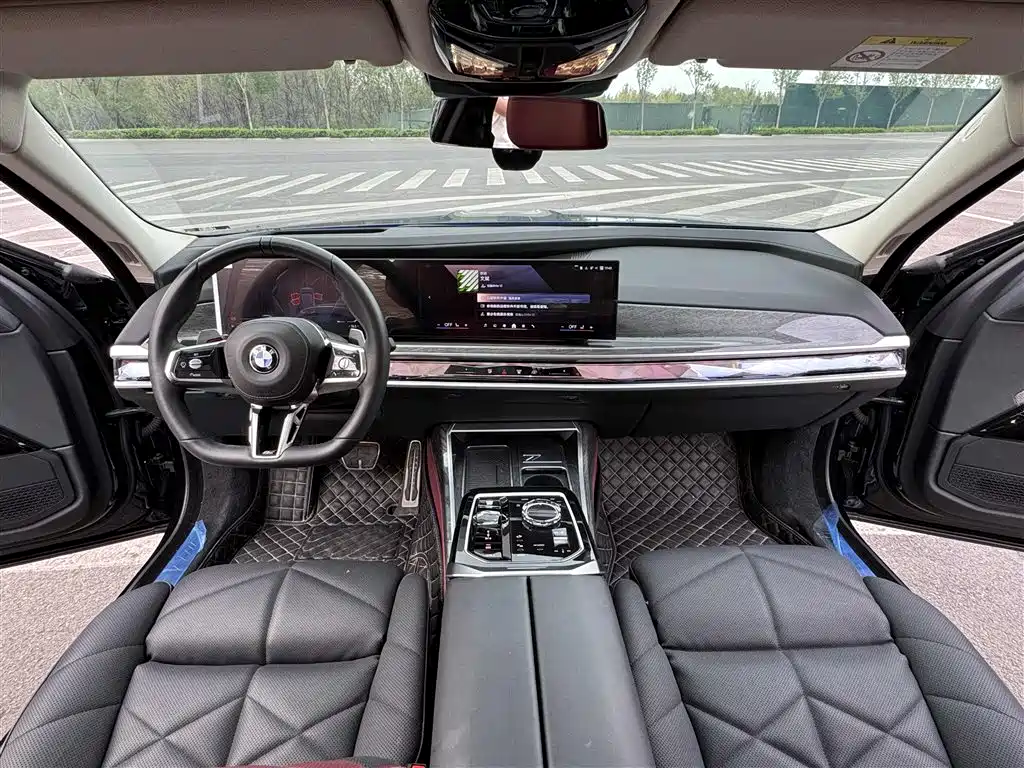 BMW 7 Series 2023 Model 740Li Leading M Sport Package фото 10