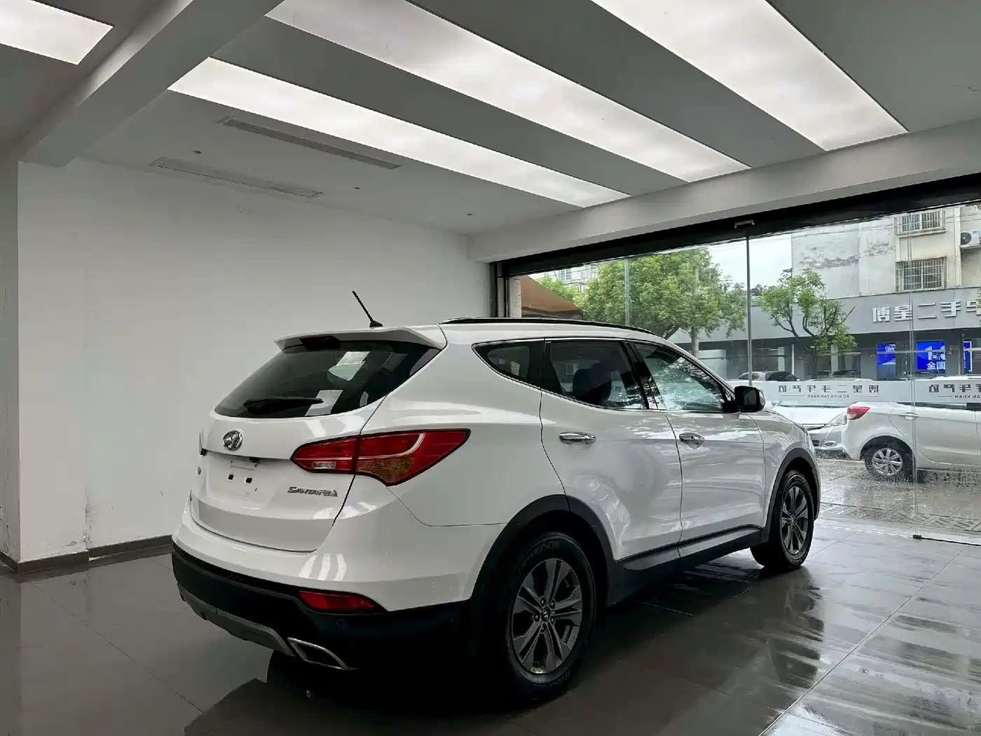 Hyundai Santa Fe 2014 2013 Model 2.4L Automatic 2WD Smart