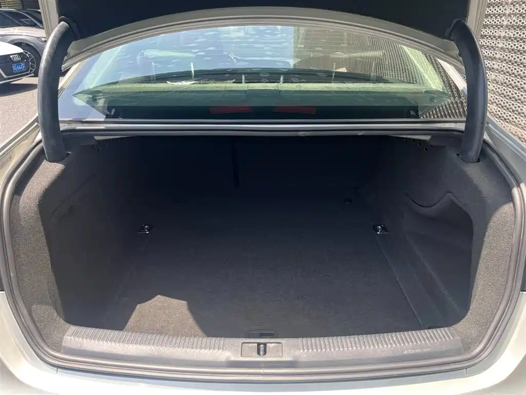 Audi A4L 2016 35 TFSI Automatic Comfort фото 15