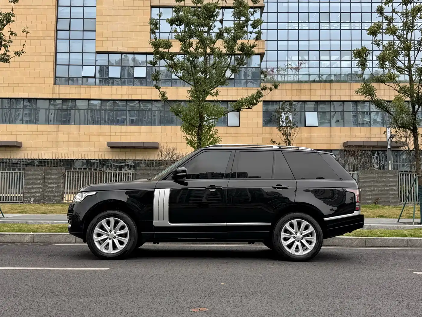 Land Rover Range Rover 2014 3.0 SC V6 Vogue фото 13