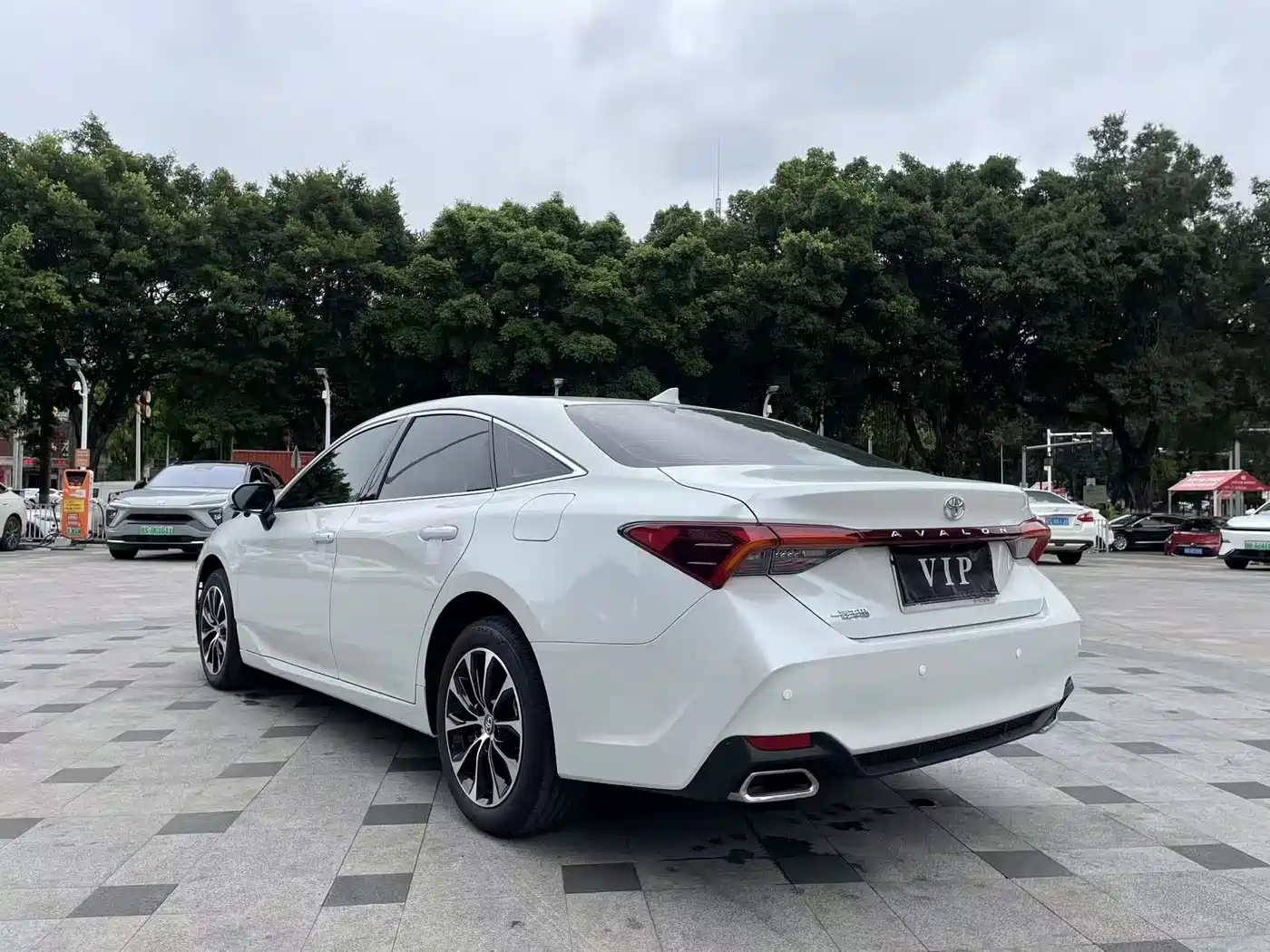 Toyota Avalon 2023 2.0L Premium Selection фото 12