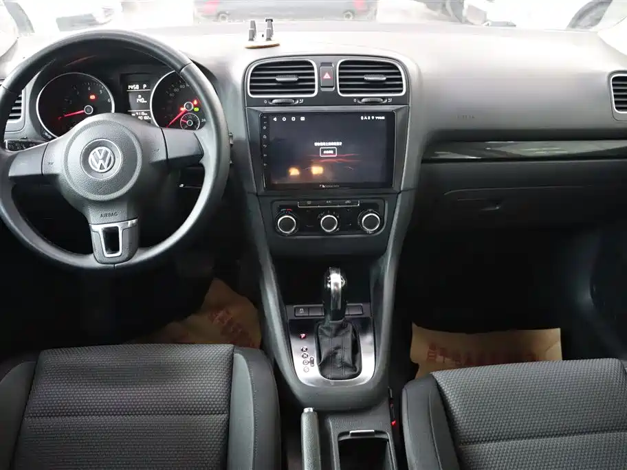 Volkswagen Golf 2012 1.6 Automatic Fashion Type фото 6