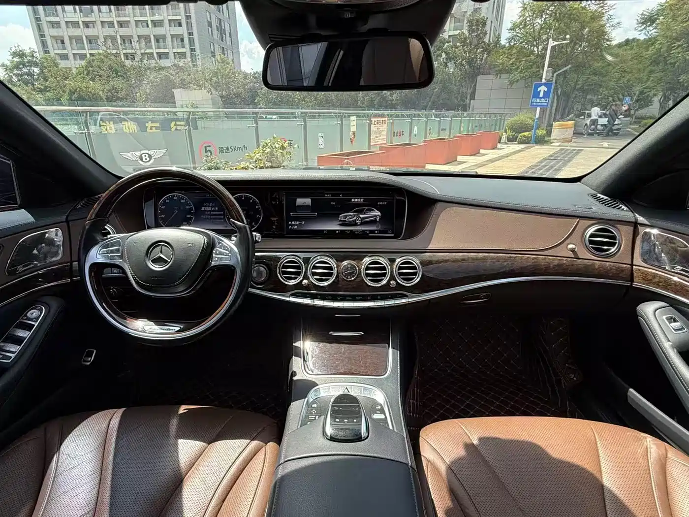 Фото 40 - Mercedes-Benz S-Class