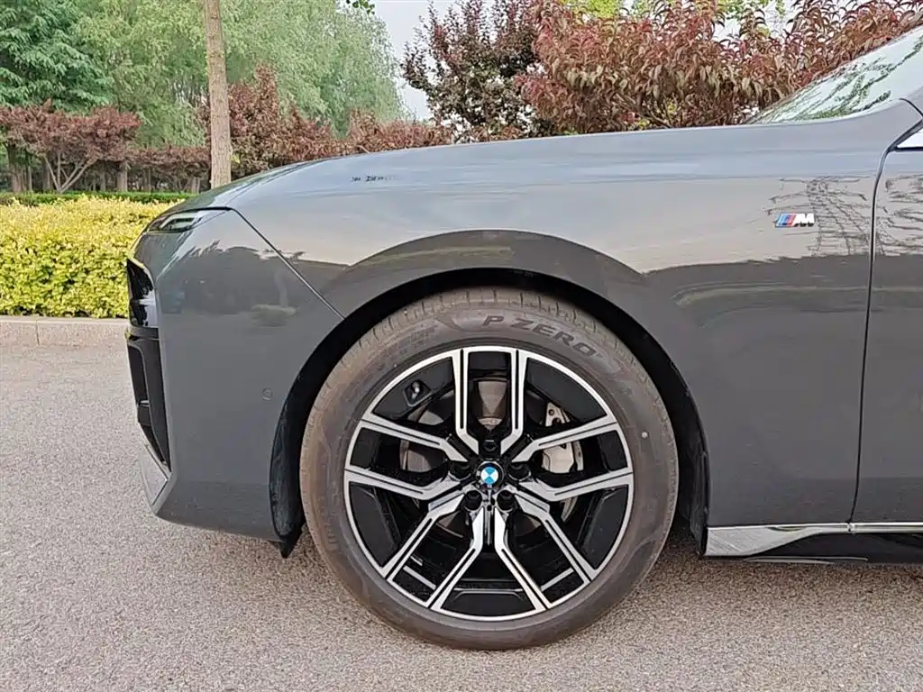 BMW 7 Series 2023 Model 735Li M Sport Package фото 4