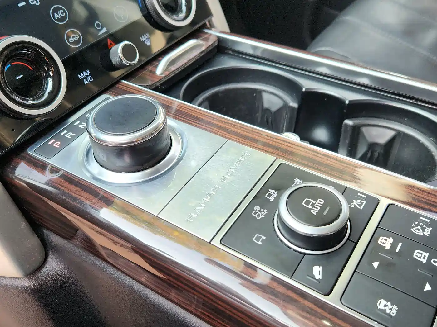 Land Rover Range Rover 2013 NA 5.0 V8 Vogue SE фото 8