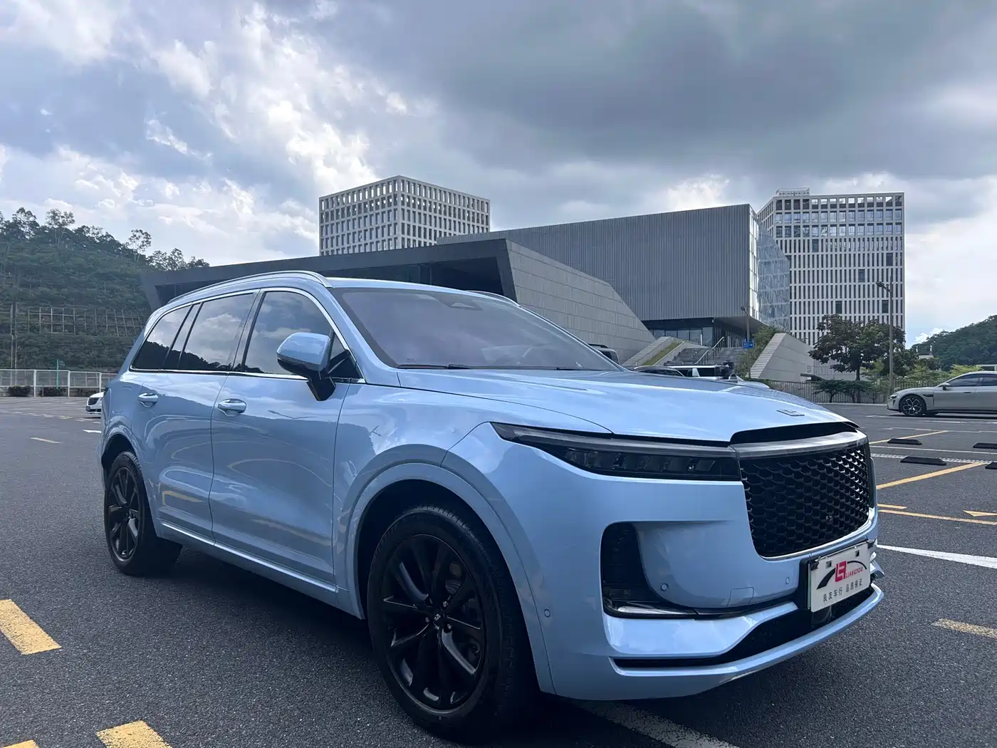 Photo 3 - Li Auto Li ONE