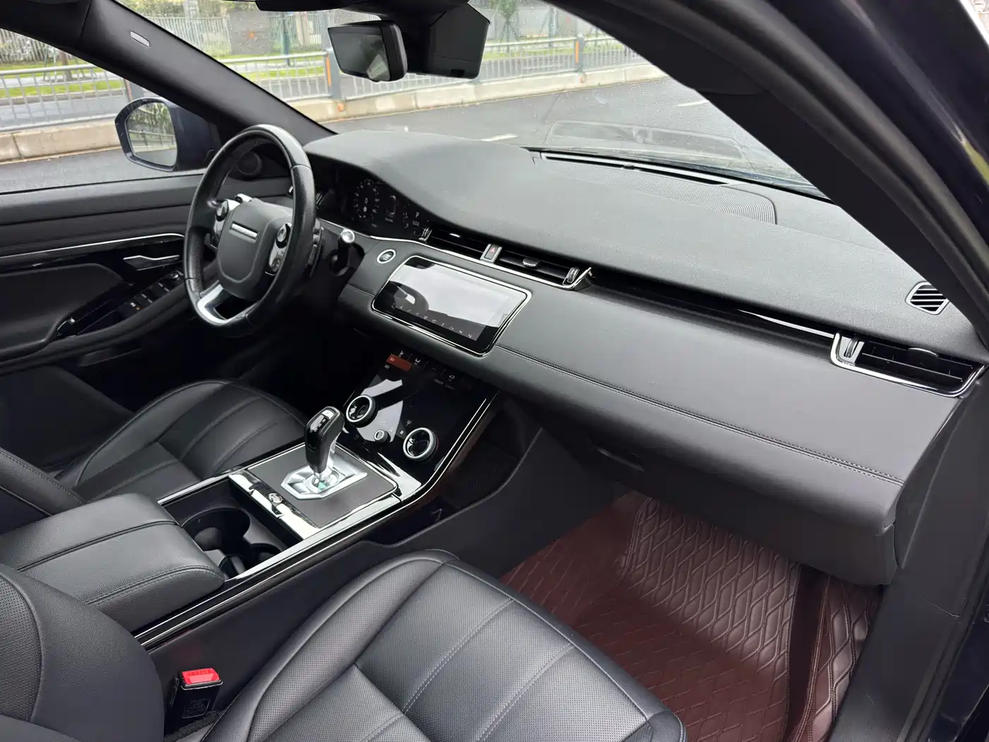 Land Rover Range Rover Evoque 2020 249PS R-DYNAMIC SE Sport Tech Edition фото 7