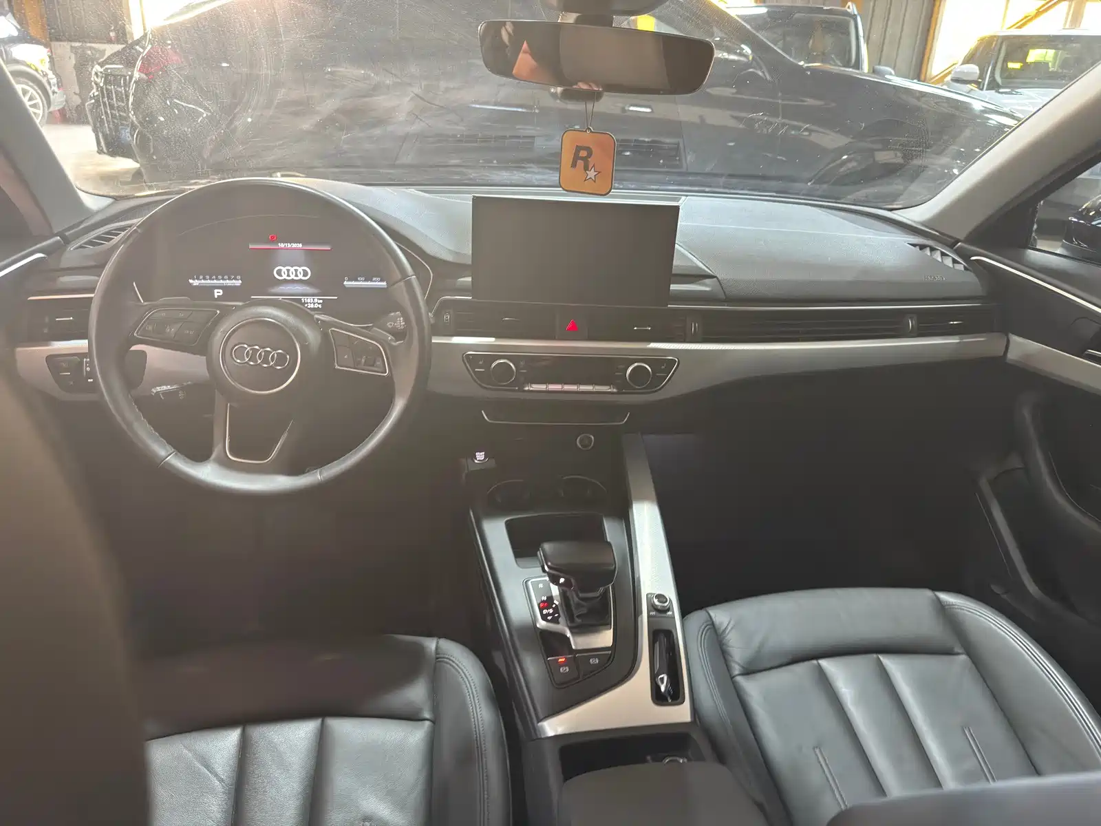 Photo 6 - Audi A4 (Import)