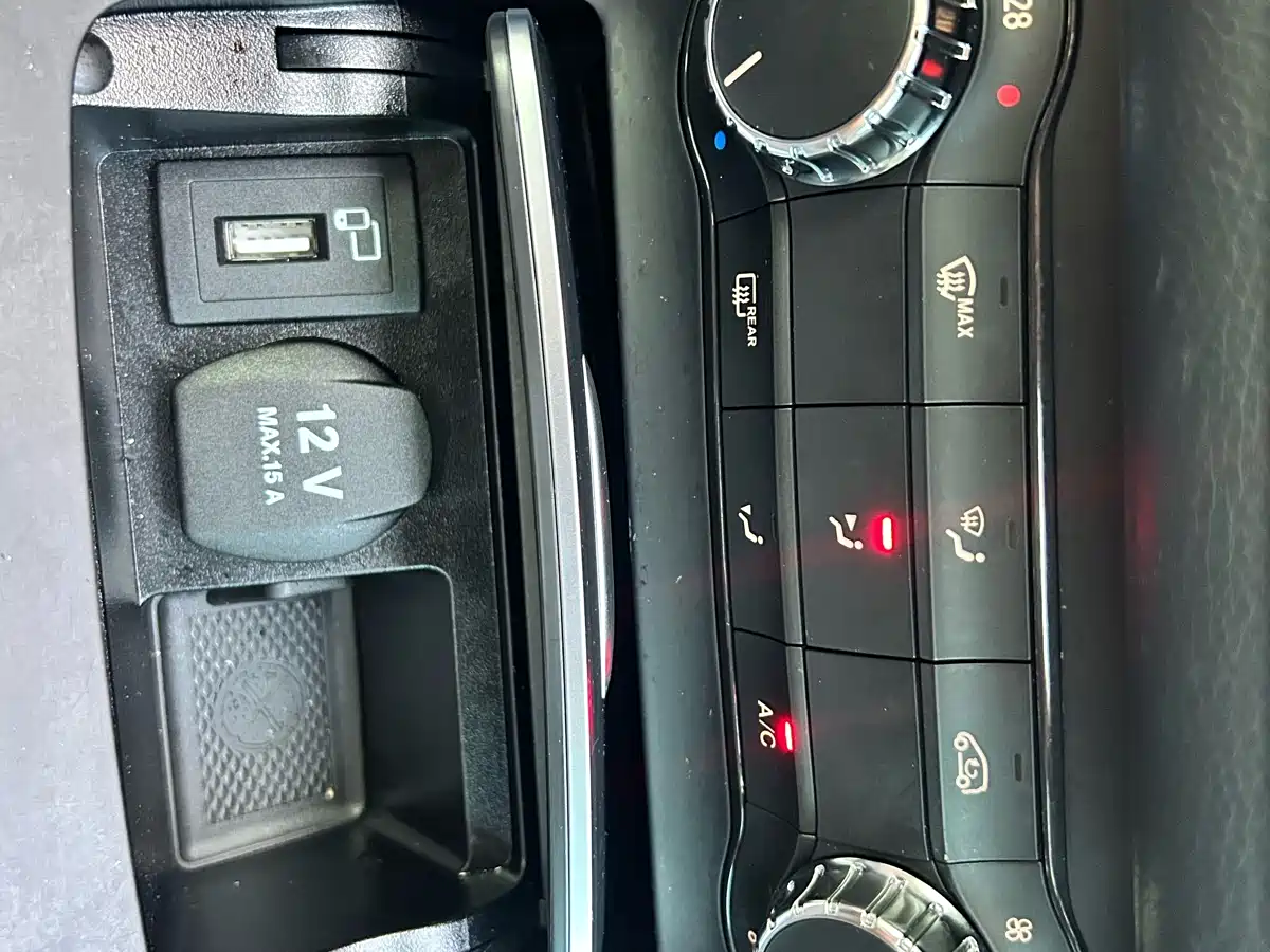 Mercedes-Benz GLA 2017 GLA 200 Dynamic фото 37