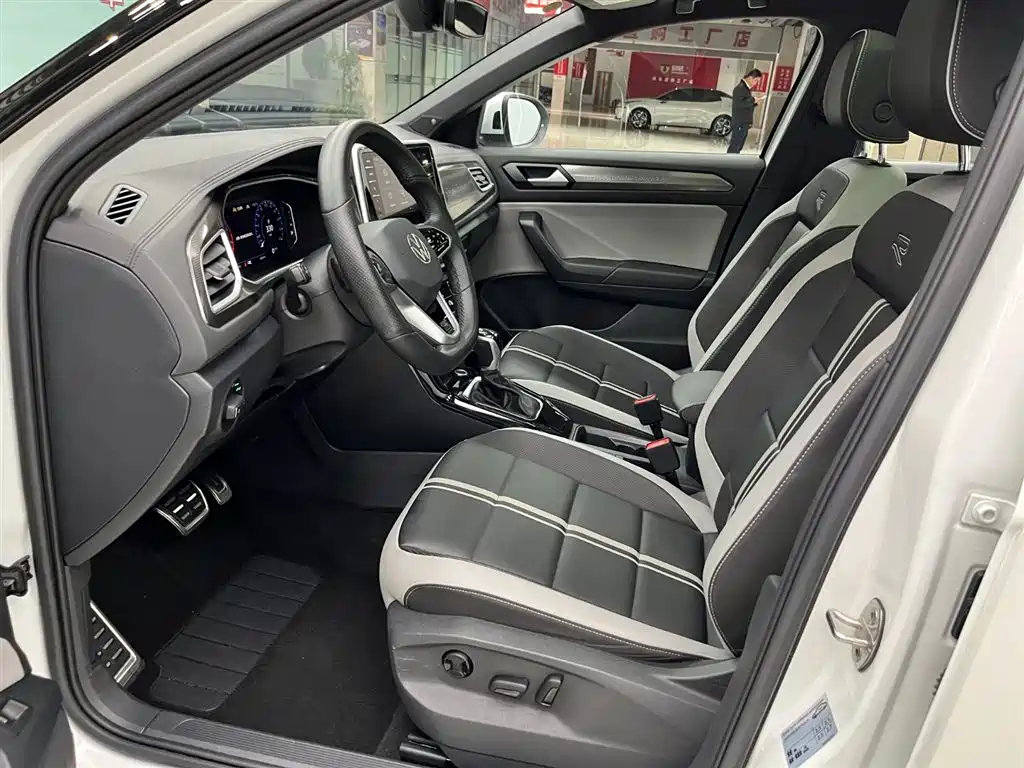 VOLKSWAGEN T ROC EXPLORING SONGS