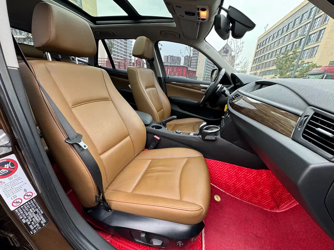 BMW X1 2012 xDrive28i Luxury Model фото 8