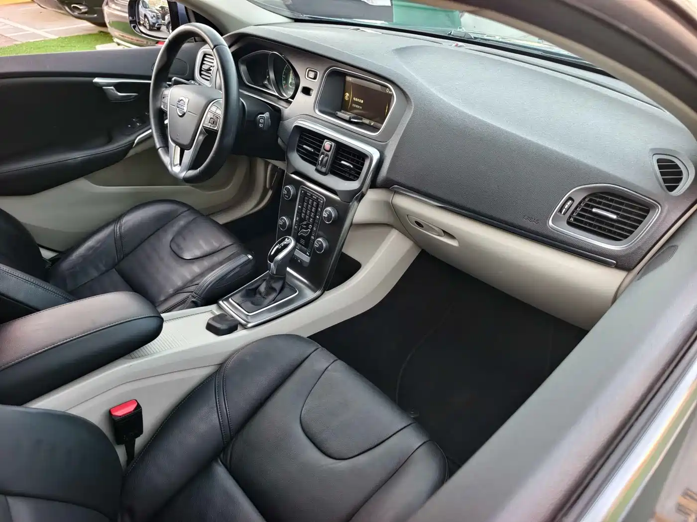 Volvo V40 2013 2013 2.0T Leisure Edition