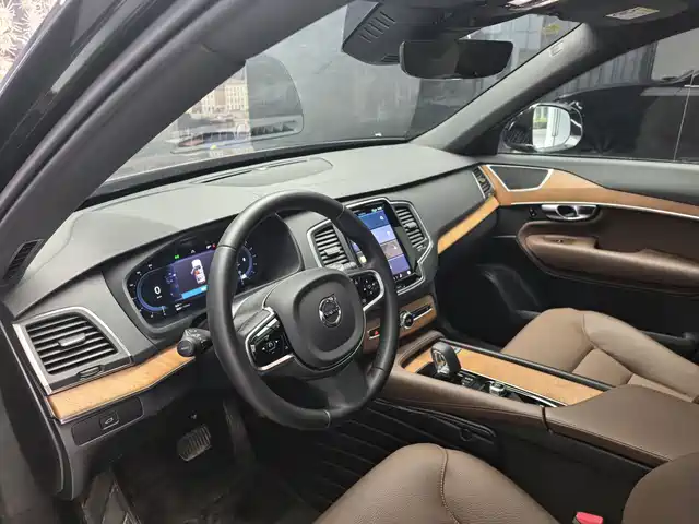 Volvo XC90 2024 B5 Smart Luxury 7-Seater — фото 5