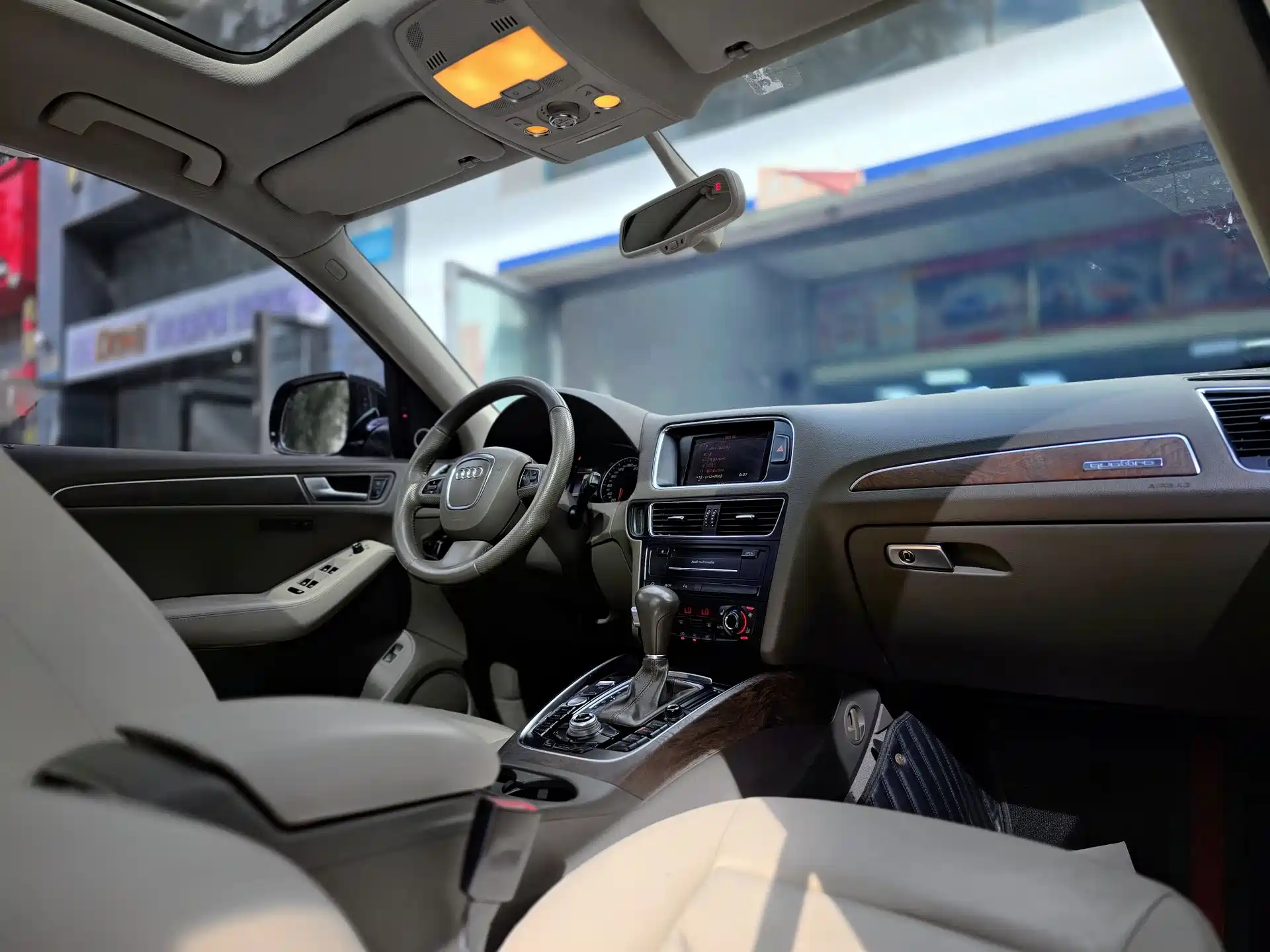 Photo 8 - Audi Q5 (Import)