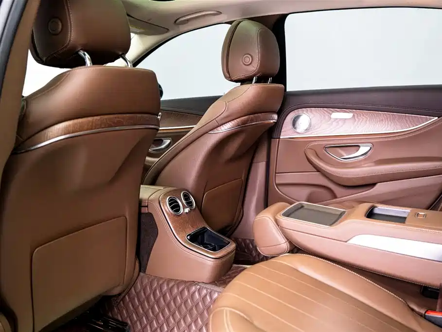 Mercedes-Benz E-Class 2022 E 260 L фото 8
