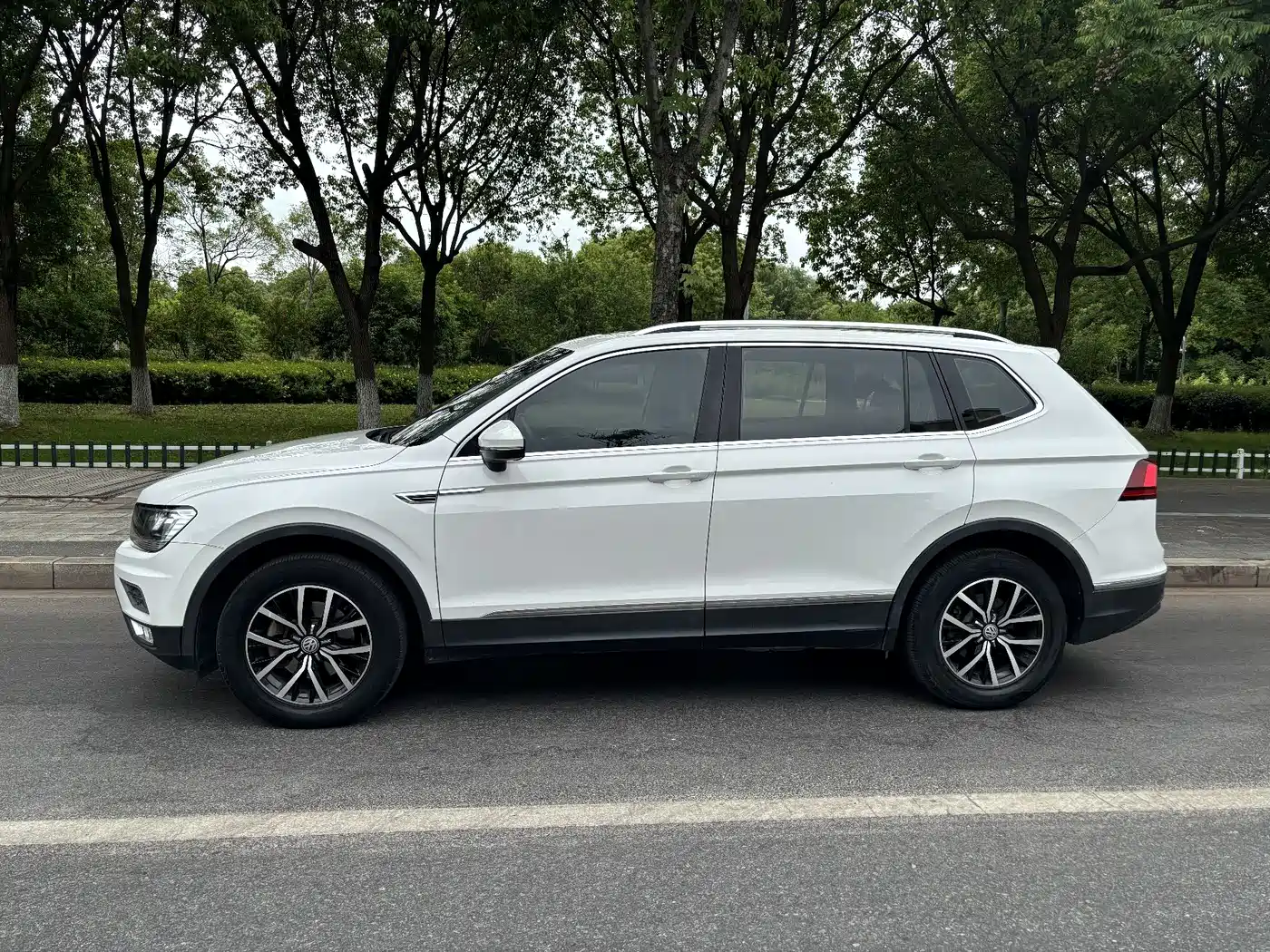 Volkswagen Tiguan L 2018 330TSI Automatic 2WD Luxury Edition фото 4