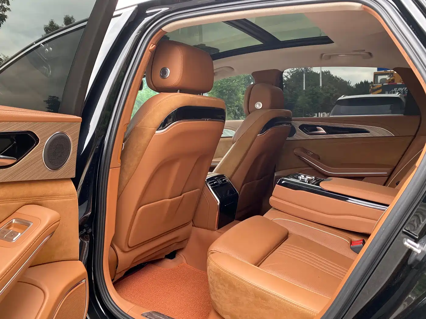 Hongqi H9 2020 2.0T Smart Connection Qi Chang Edition фото 6