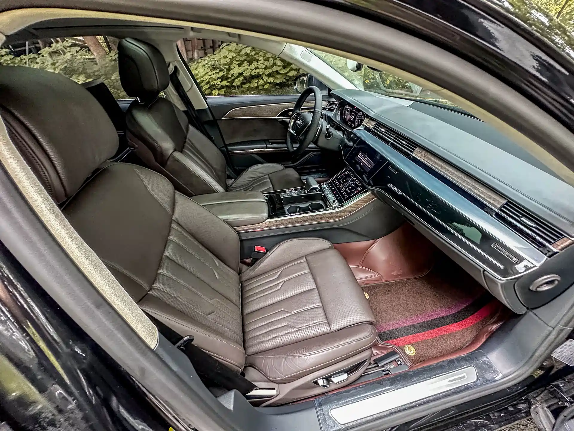Фото 8 - Audi A8