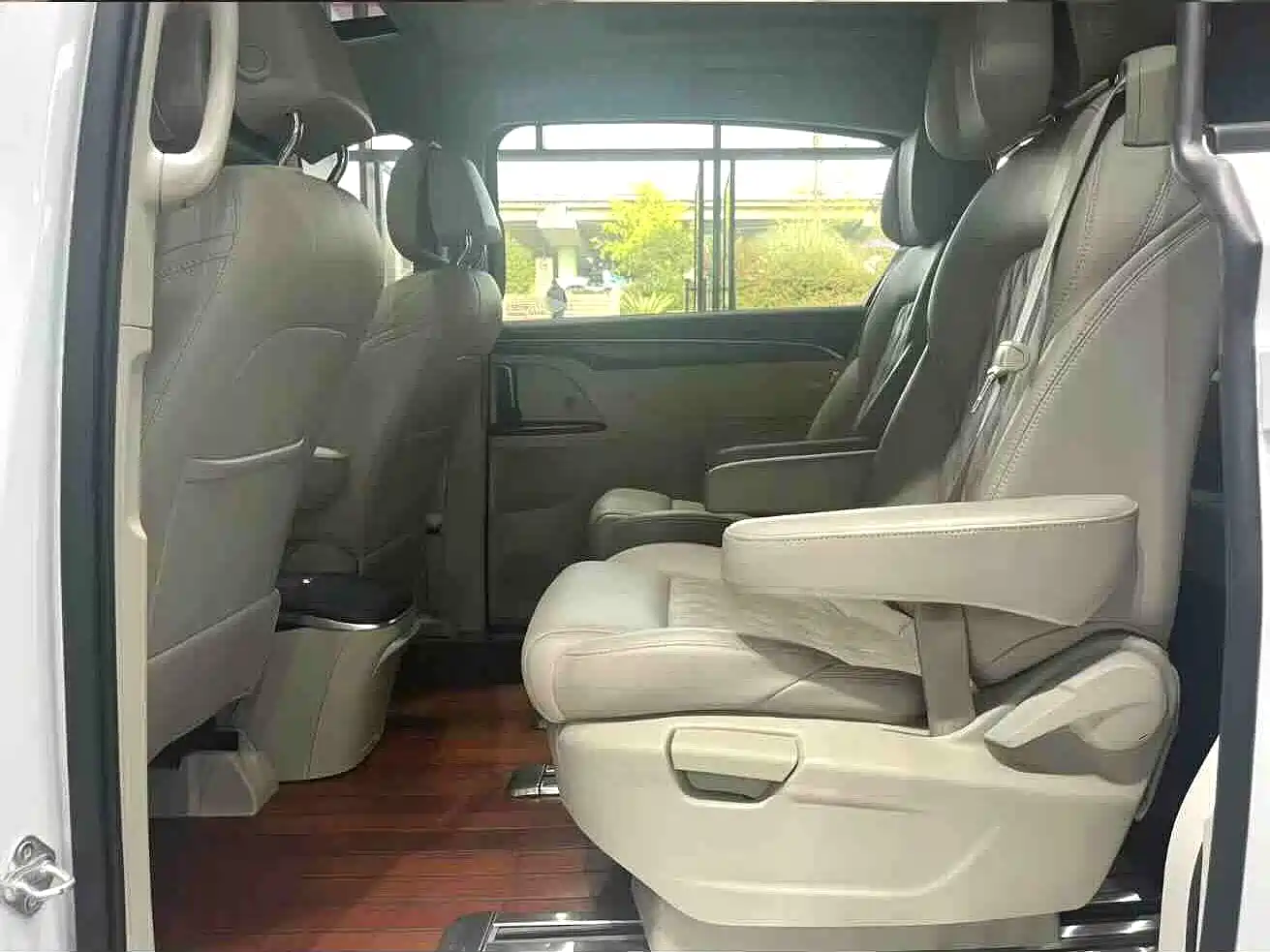 Buick GL8 2023 ES Landmaster Comfort фото 9