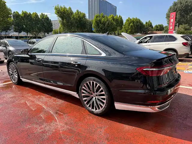 Audi A8 2018 A8L 55 TFSI quattro Launch Premium — фото 4